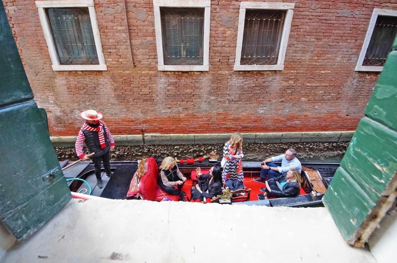Gondola View Apartment Venice Exterior photo