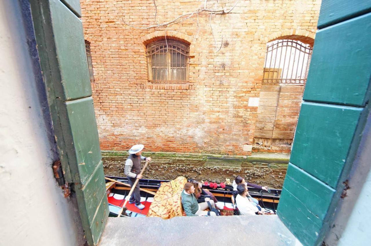 Gondola View Apartment Venice Exterior photo
